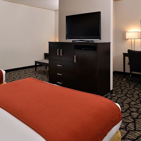 Holiday Inn Express & Suites Tacoma South - Lakewood, An Ihg Hotel Esterno foto